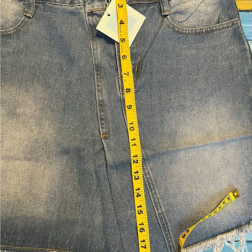 Hayden Denim Mini Skirt Distressed Raw Hem Light Wash Size L NWT - Picture 3 of 6